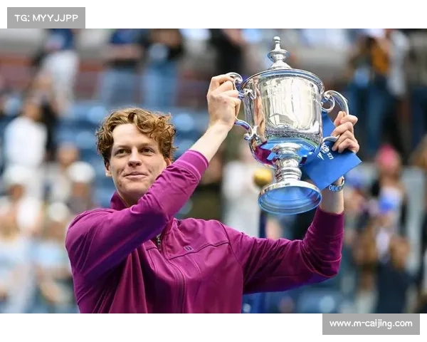 都灵主场观众成辛纳坚强后盾，热烈氛围助推卫冕冠军